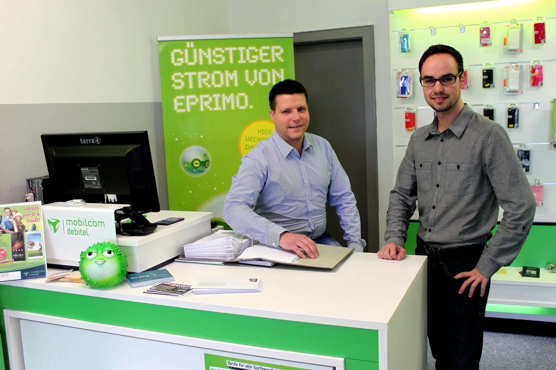 "Björn Bralski ist ein erfahrener Mann im Außendienst sowie in der Kundenbetreuung- und beratung", freut sich Daniel Türk (rechts), Geschäftsführer des H.IT-Center, über seinen neuen Mitarbeiter.