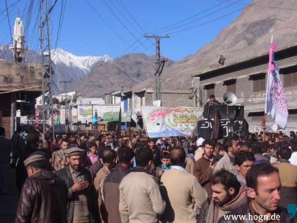 Die meisten Aschura-Besucher in Gilgit trauern leise.